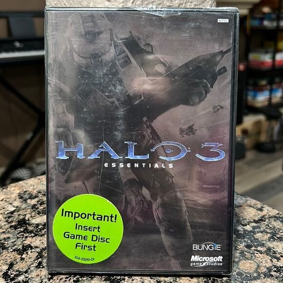 Halo 3 Essentials - Legendary Edition - Game Enhancements w/ Xbox 360 Disc - NEW - Picture 1 of 3